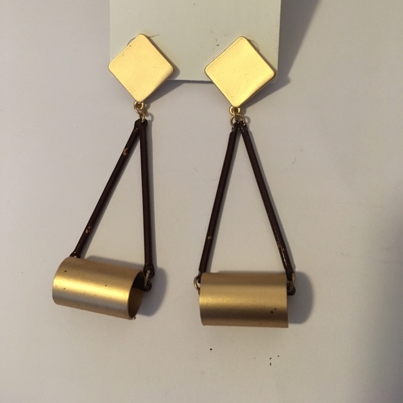 MANGO Gold Tone Geometric Dangle Earrings - Picture 2 of 3